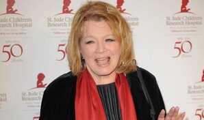 Angie Dickinson, la actriz que rompi&oacute; moldes en Hollywood, llega a los 95 a&ntilde;os