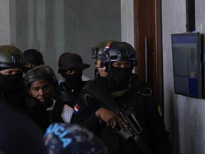 Con chalecas y armas trasladan imputados por ataque a Julián Oro Duro
