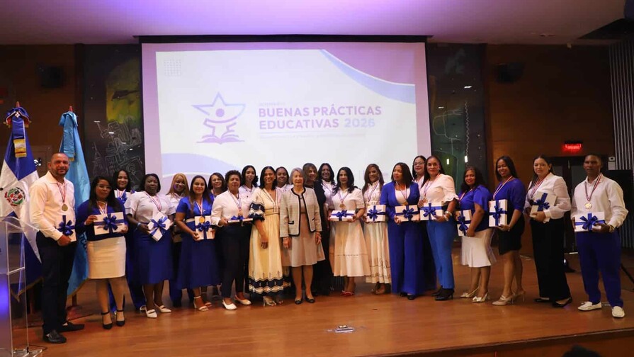 Inafocam reconoce a 20 maestros y llama a transformar las estrategias didácticas en las aulas Inafocam reconoce a 20 maestros y llama a transformar las estrategias didácticas en las aulas