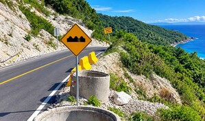 El Derrumbao: un punto cr&iacute;tico que sigue pendiente en la carretera Barahona–Enriquillo