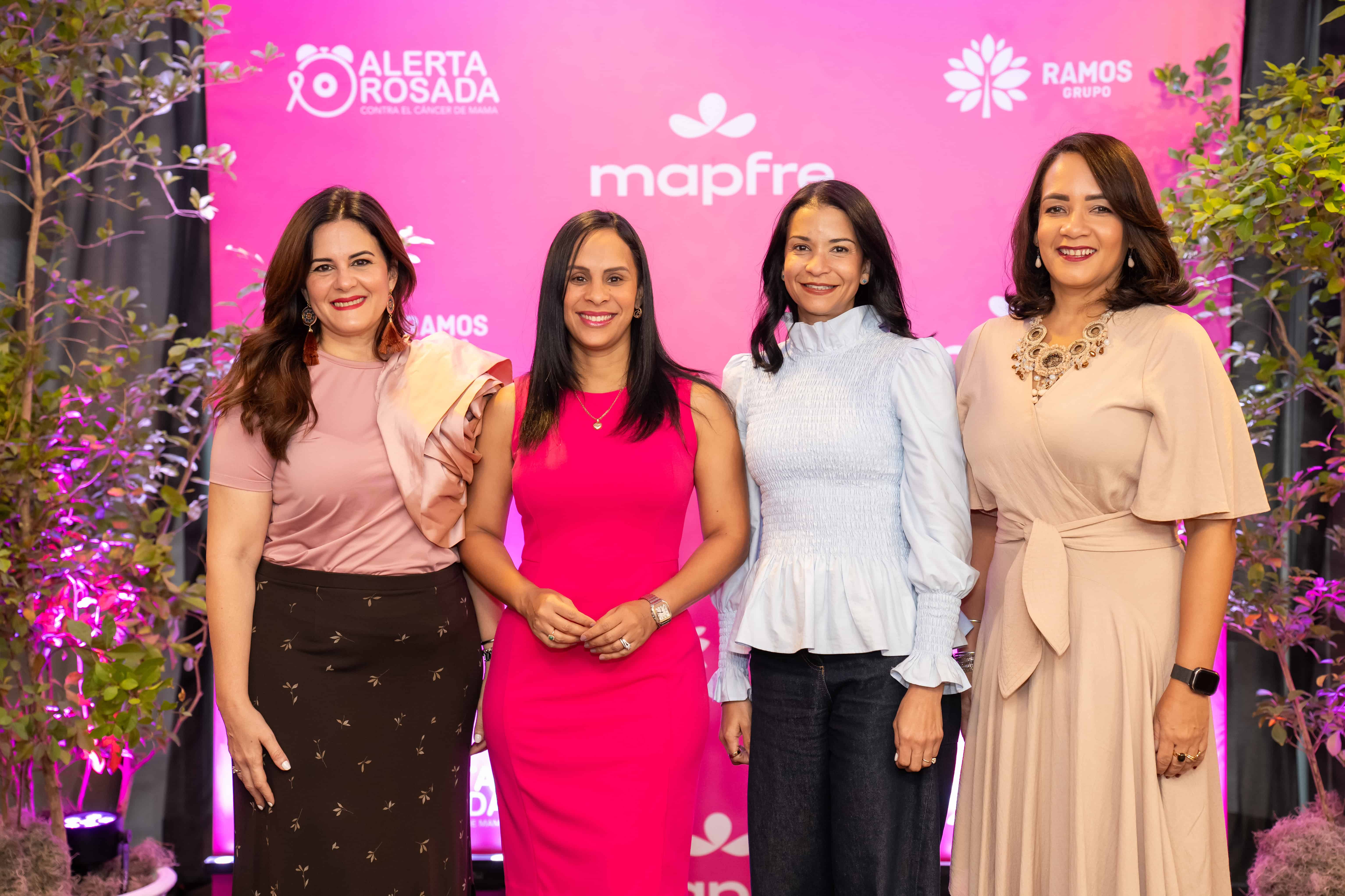Elizabeth Rojas, Rayluz Ramírez, Arlette Palacio y Mónica Rojas.