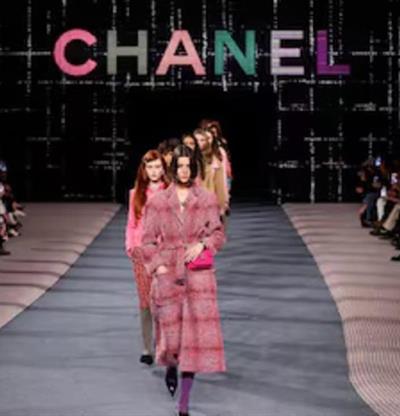 Las firmas de moda reactualizan su legado en los desfiles de Par&iacute;s