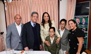 Leonel Fern&aacute;ndez propone registro gratuito de hijos de dominicanos nacidos en el exterior