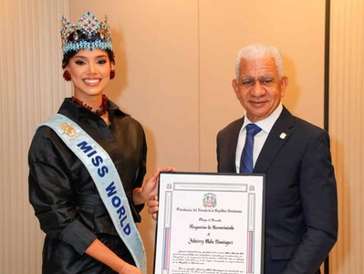 Joheirry Mola, Miss Mundo 2026, recibe reconocimiento del Senado