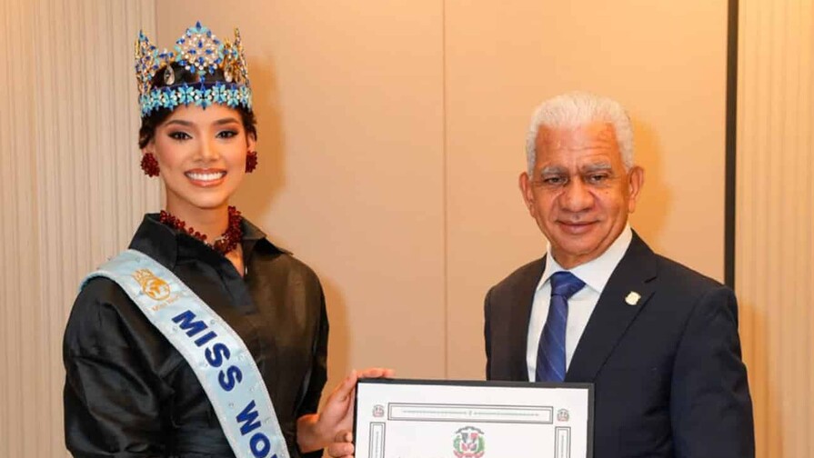Joheirry Mola recibe reconocimiento del Senado tras coronarse Miss Mundo 2026 Joheirry Mola recibe reconocimiento del Senado tras coronarse Miss Mundo 2026