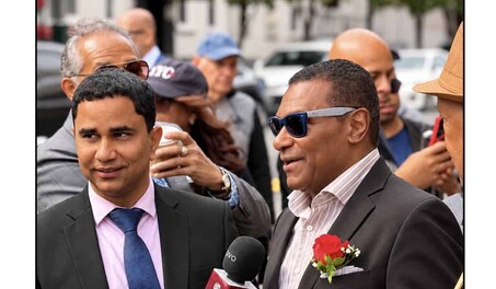 Jos&eacute; Alberto El Canario recibe homenaje en EE. UU. con una calle que lleva su nombre