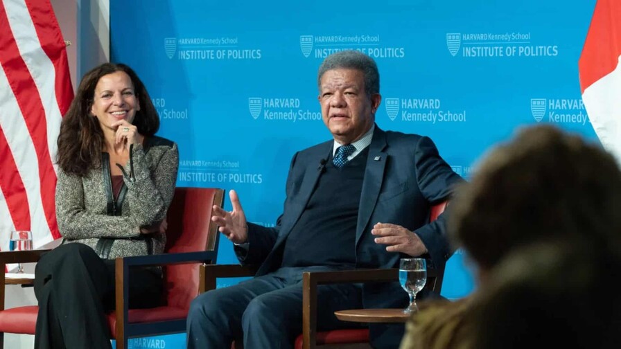 Leonel Fernández en Harvard: "Ningún país tiene el poder para gobernar al resto del mundo" Leonel Fernández en Harvard: "Ningún país tiene el poder para gobernar al resto del mundo"