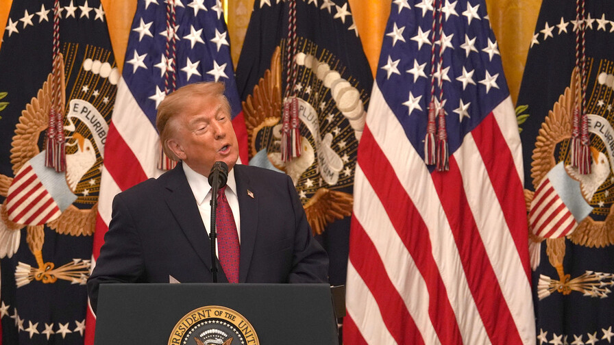 Trump recupera celebración del mes de la Herencia Hispana mientras pierde el voto latino Trump recupera celebración del mes de la Herencia Hispana mientras pierde el voto latino