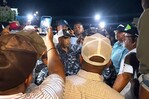 Camiones abren paso parcialmente en San Juan, mientras Policía detiene a varios productores