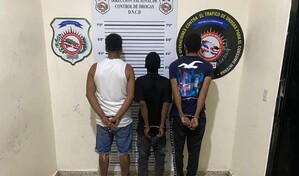 Detienen a tres hombres presuntamente vinculados a una red de microtráfico en La Vega