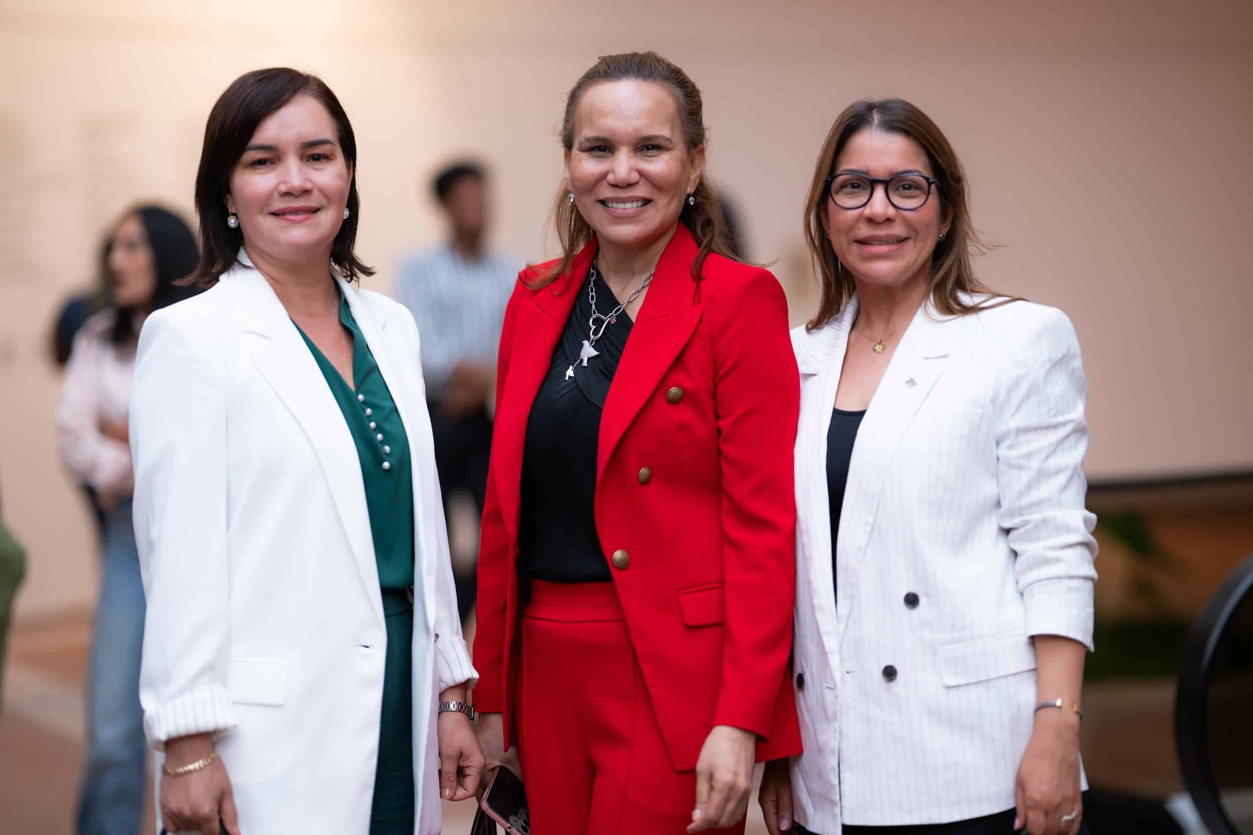 Arelis Rodríguez, Yanira Rodríguez y Teresa Peña.