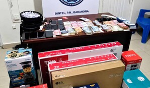 Ofrec&iacute;an premios en efectivo y electrodom&eacute;sticos: nueve detenidos por presunta estafa en Barahona
