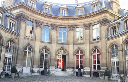 El futuro incierto de la Casa de A. Latina en Par&iacute;s tras anuncio de venta de sus locales