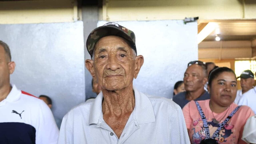 A sus 89 años, Ernesto se hace dueño de su vivienda A sus 89 años, Ernesto se hace dueño de su vivienda