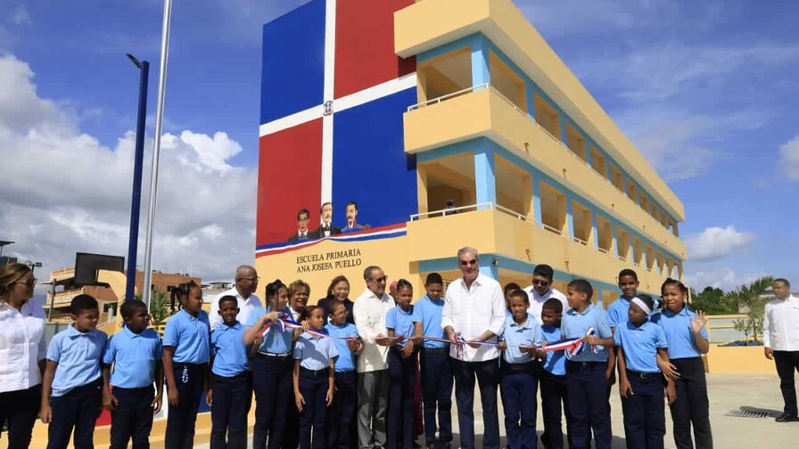 El Gobierno inaugura escuela de 21 aulas para 750 estudiantes en Cancino Adentro, SDE El Gobierno inaugura escuela de 21 aulas para 750 estudiantes en Cancino Adentro, SDE