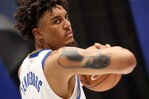 Steve Kerr y Jimmy Butler resaltan las cualidades de Yaxel Lendeborg