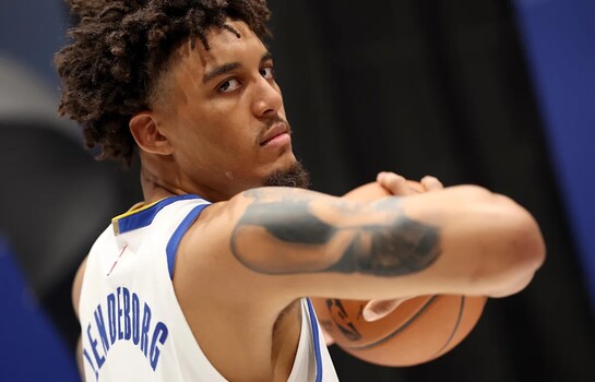 Steve Kerr y Jimmy Butler resaltan las cualidades de Yaxel Lendeborg