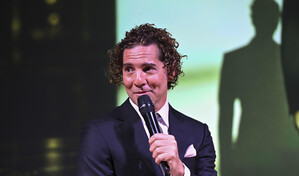 David Bisbal lanza nuevo disco Eternos como homenaje al pop rom&aacute;ntico