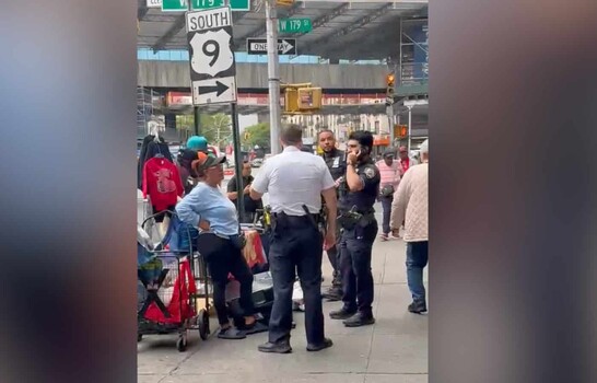 Polic&iacute;a desaloja a vendedores ambulantes, dominicanos entre ellos, de las calles del Alto Manhattan
