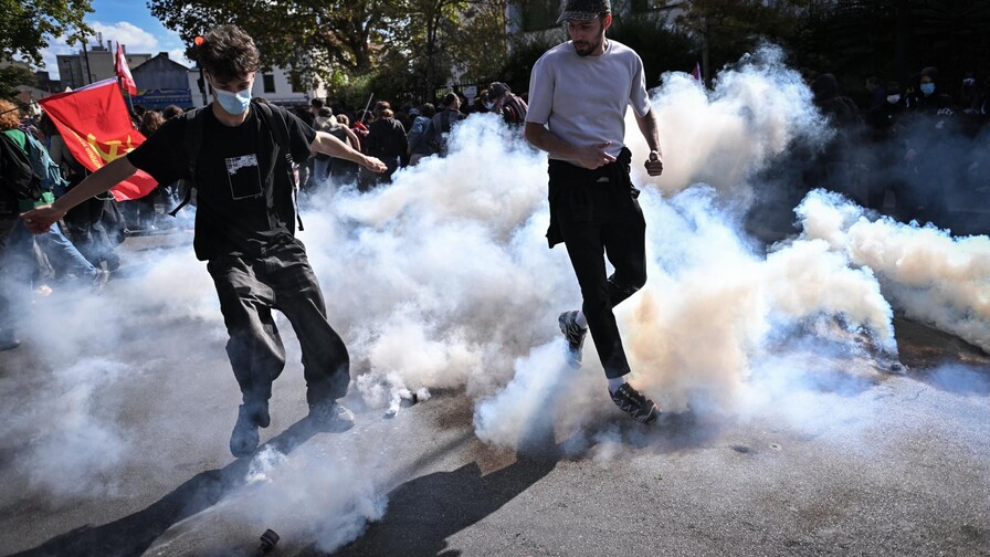 Las protestas estudiantiles se intensifican en Francia y dejan cerca de 2,000 detenidos