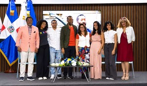 La Familia Espejo inicia su segunda temporada en la Feria Internacional del Libro