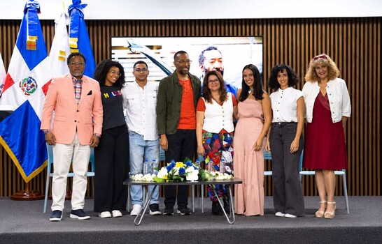 La Familia Espejo inicia su segunda temporada en la Feria Internacional del Libro
