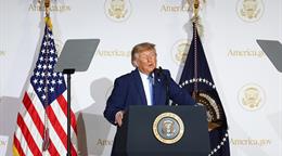 Nuevo chatbot del gobierno de EE. UU. contradice a Trump y luego modera sus respuestas