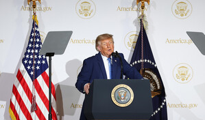Nuevo chatbot del gobierno de EE. UU. contradice a Trump y luego modera sus respuestas