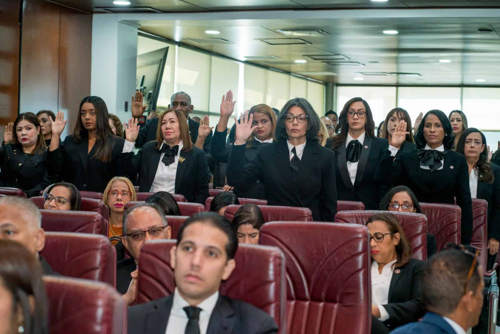 Los jueces promovidos y juramentados este mi&eacute;rcoles 01 de octubre del 2026.