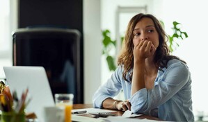 El costo psicológico de quedarte en un trabajo que no te gusta