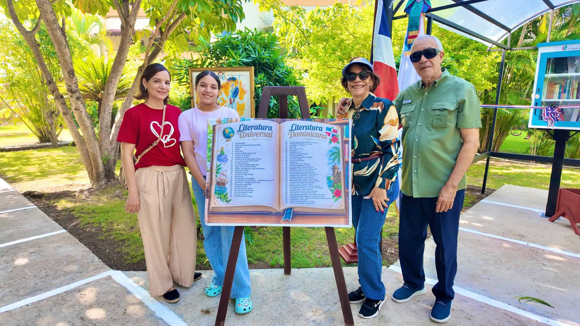 Yanelis Frías de Reyes, Nadia Reyes, Gladys Sención de Reyes y Juan Reyes.