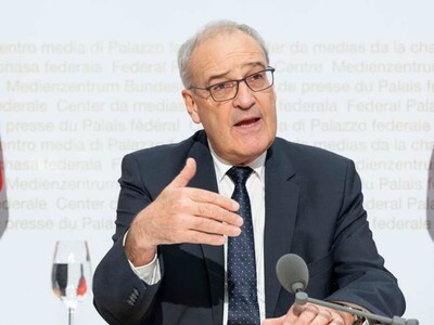 Guy Parmelin deja gobierno de Suiza tras diez años