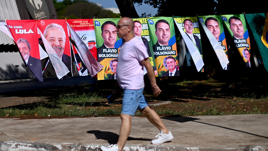 Lula y Flávio Bolsonaro juegan al vale todo en inciertas elecciones en Brasil