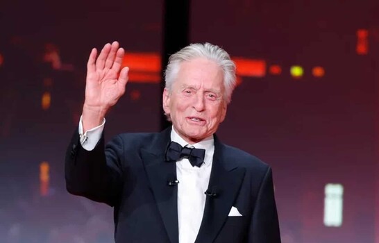 Michael Douglas revela una relaci&oacute;n secreta con Kathleen Turner que ocultaron por 40 a&ntilde;os
