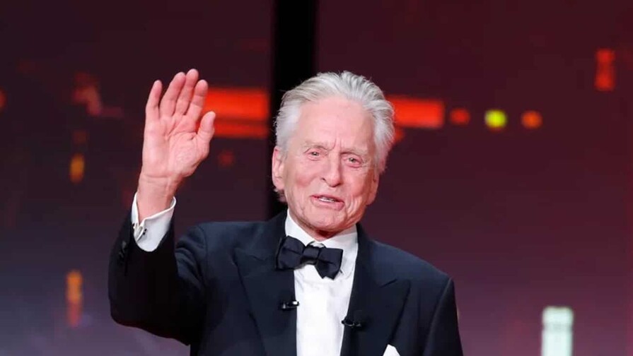 Michael Douglas revela una relaci&oacute;n secreta con Kathleen Turner que ocultaron por 40 a&ntilde;os