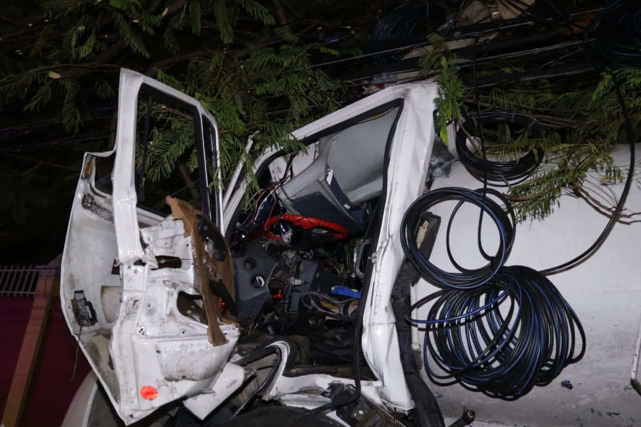 Camión accidentado.
