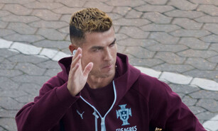 Cristiano Ronaldo rinde tributo a Messi: Tu historia quedar&aacute; para siempre