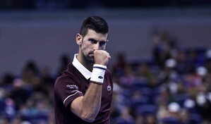 Djokovic sobrevive ante Bu Yunchaokete y espera a Zverev en cuartos de Pek&iacute;n