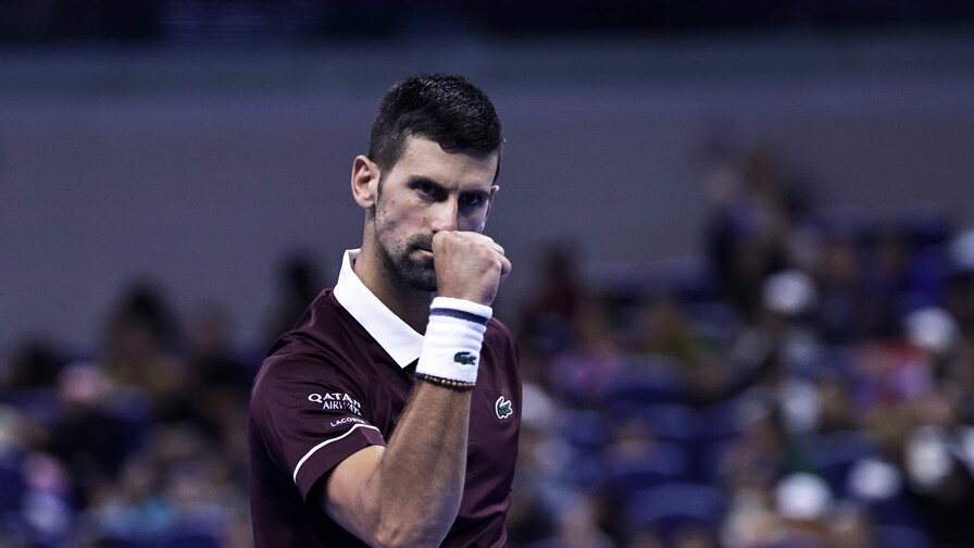 Djokovic sobrevive ante Bu Yunchaokete y espera a Zverev en cuartos de Pek&iacute;n