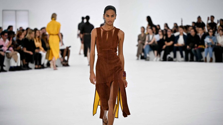 Herm&egrave;s suaviza en Par&iacute;s el cuero para el verano de 2027