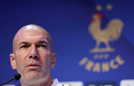 Italia amarga con un empate, el hist&oacute;rico estreno de Zidane en Francia