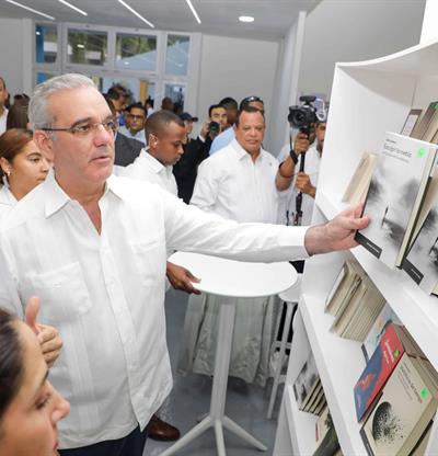 Abinader destaca acogida de la Feria del Libro e invita a ni&ntilde;os y j&oacute;venes a cultivar la lectura