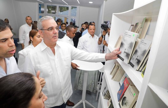 Abinader destaca acogida de la Feria del Libro e invita a ni&ntilde;os y j&oacute;venes a cultivar la lectura