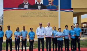 El Gobierno inaugura dos planteles escolares en J&aacute;nico