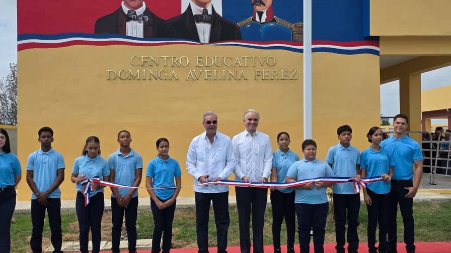 El Gobierno inaugura dos planteles escolares en Jánico El Gobierno inaugura dos planteles escolares en Jánico