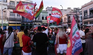 Fl&aacute;vio Bolsonaro supera ampliamente a Lula en conteo parcial de presidenciales brasile&ntilde;as