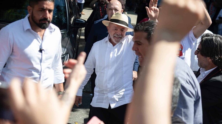 Brasil se encamina a segunda vuelta entre Fl&aacute;vio Bolsonaro y Lula