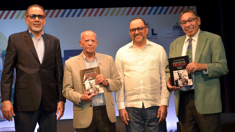 Libro de Antoliano Peralta se coloca entre los más vendidos de la Feria del Libro