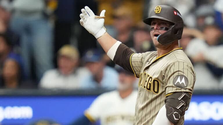 Video| Contreras se va para la calle y los Cerveceros ganan el primero ante San Diego