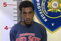 Hombre buscado por robo agravado se entrega a la Polic&iacute;a en La Vega